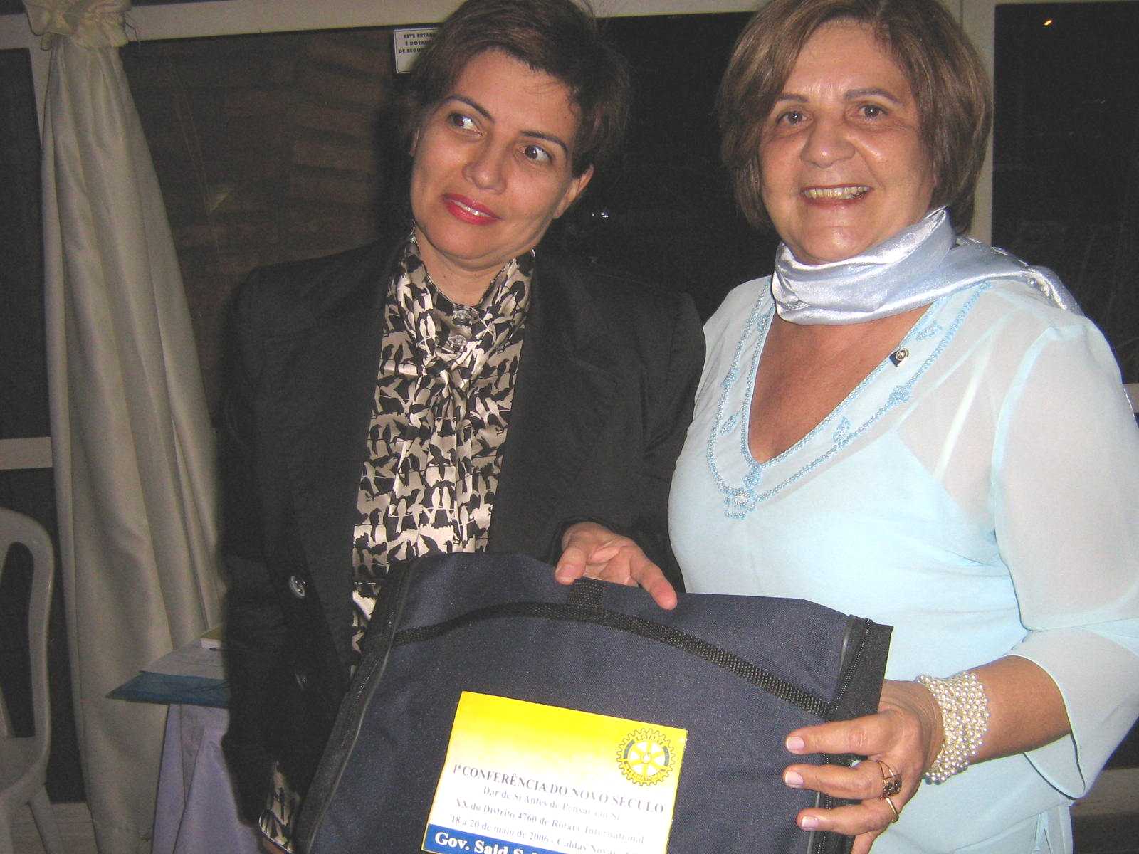 Rachel Tupynambpa e a Presidente Cida Campos